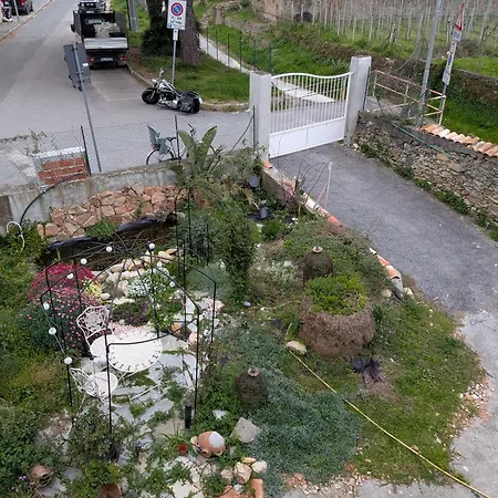 La Porta Dell' Eden בית הארחה