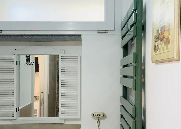 La Porta Dell' Eden Guest house