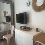 La Porta Dell' Eden ゲストハウス スポトルノ