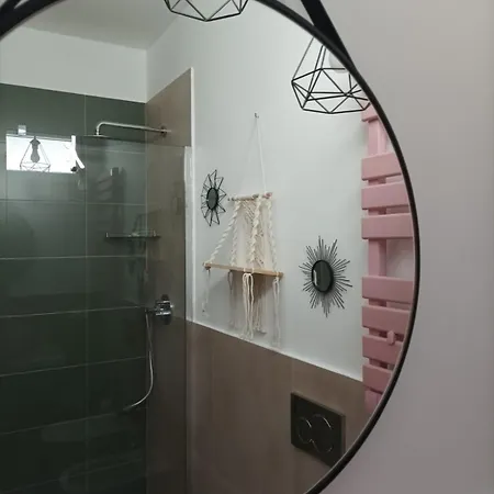 La Porta Dell' Eden Guest house *